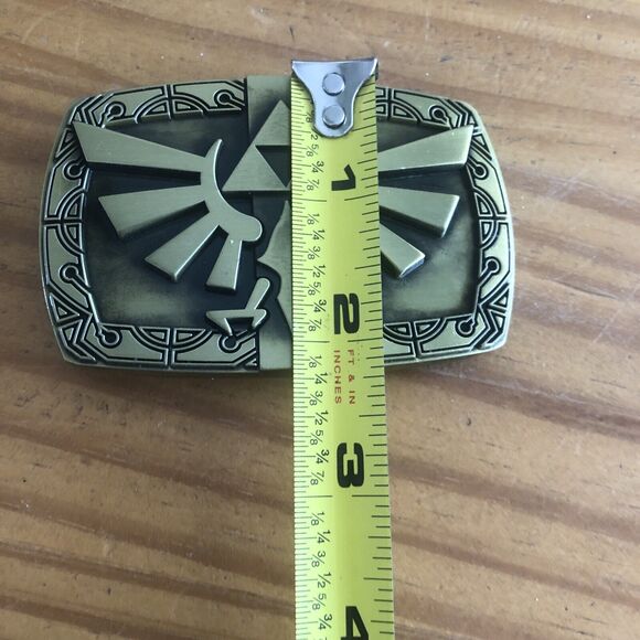 The Legend Of Zelda Triforce Belt Buckle Nintendo Gold 2017 HTF - Picture 5 of 5